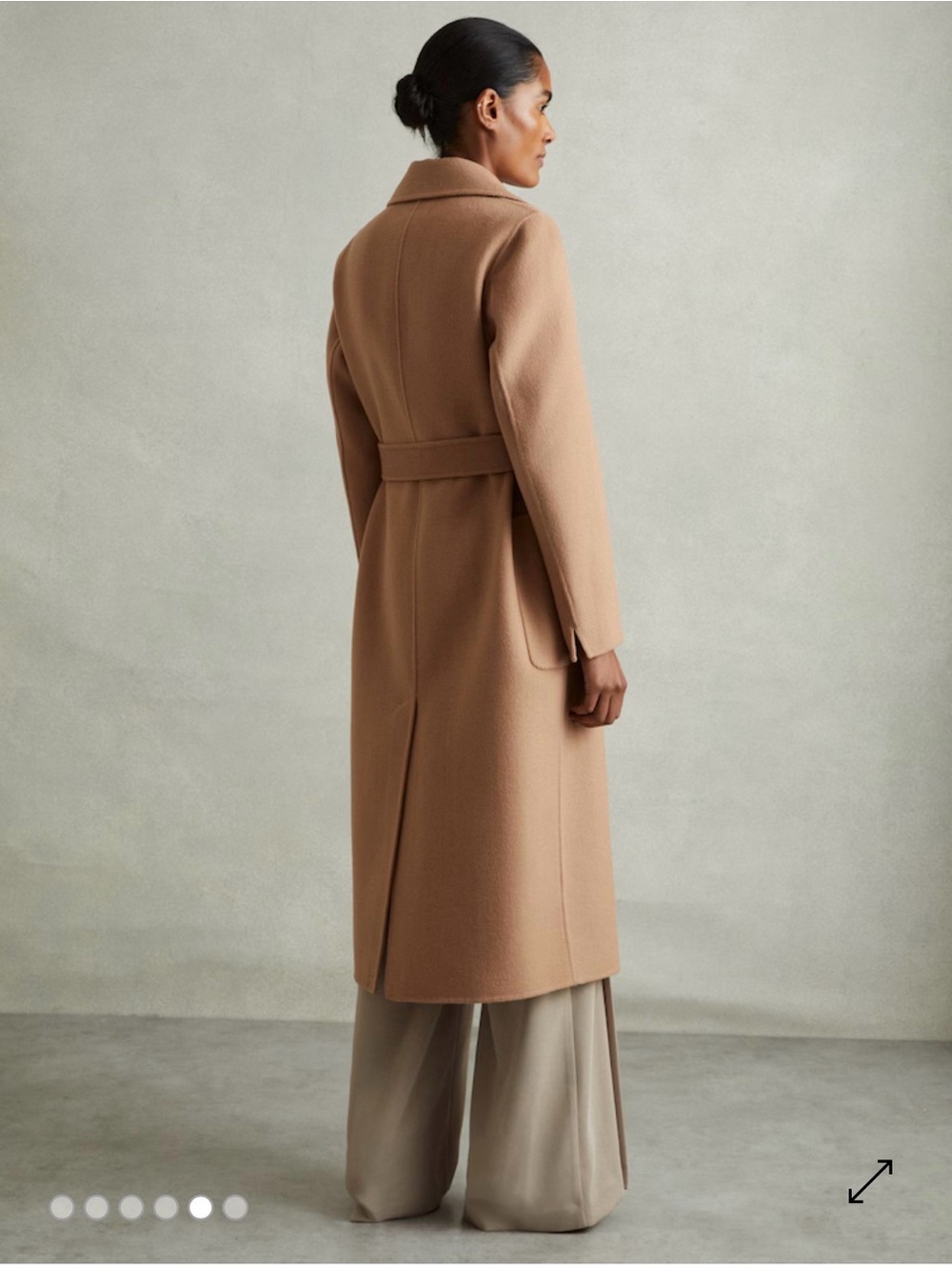 Reiss Lucia
Wool Blend Double Breasted Blindseam Coat in Light Camel - Picture 4 of 14